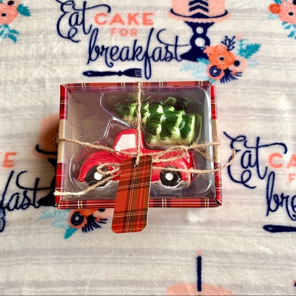 1 LEFT! Xmas Red Truck & Tree Salt & Pepper Shaker - Picture 4 of 11